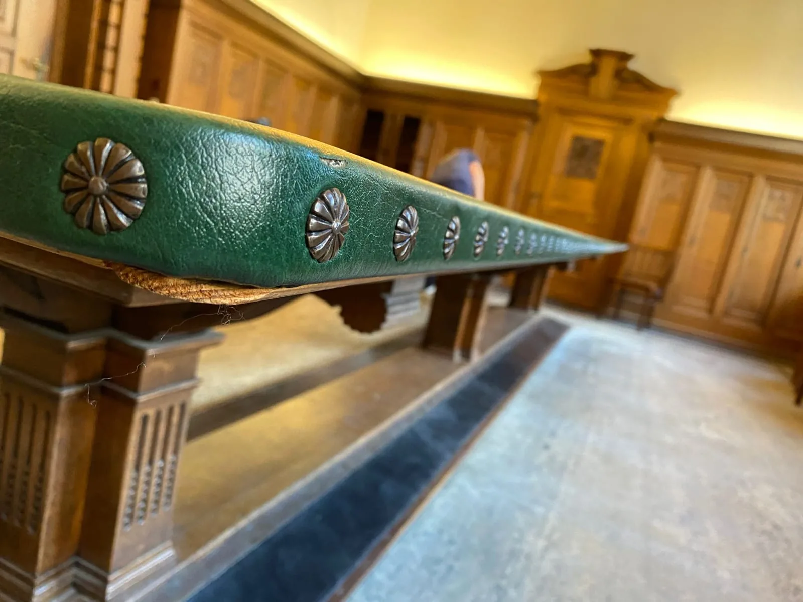 Surfbrett und Wassersport-Ausstattung in der Werkstatt