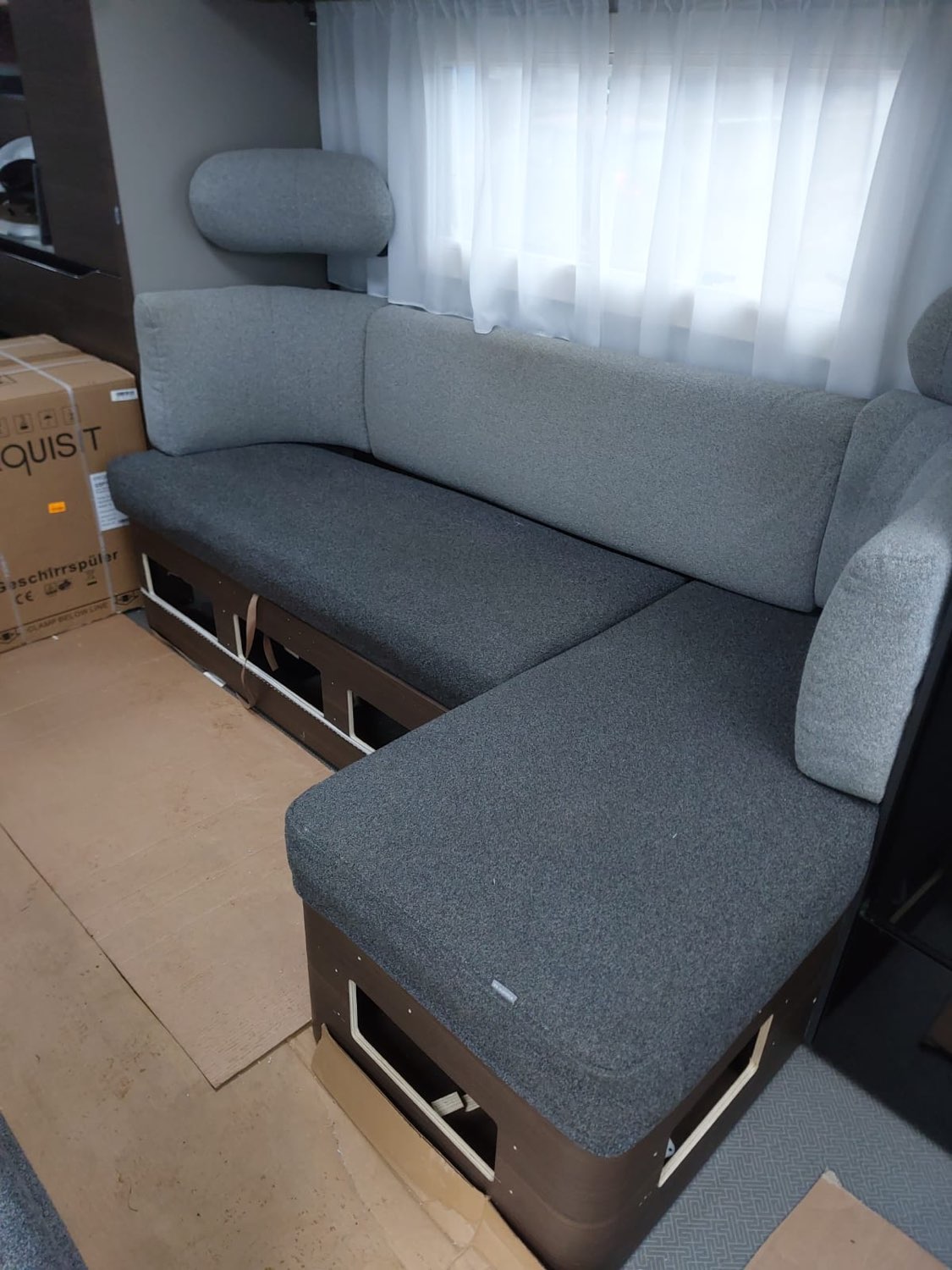 Camper-Bank vorher mit Stoffbezug