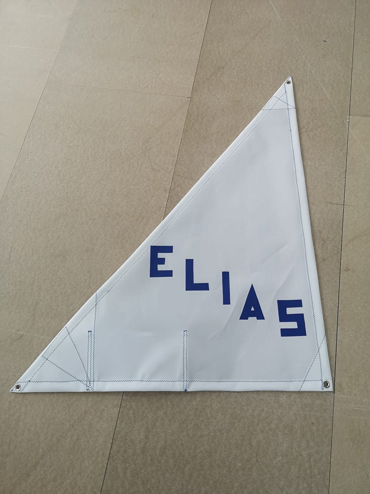 Mini-Segel mit dem Namen ELIAS aus echtem Segeltuch